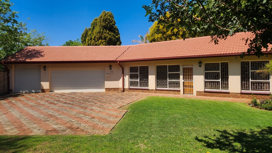 4 Bedroom Property for Sale in Flamwood North West